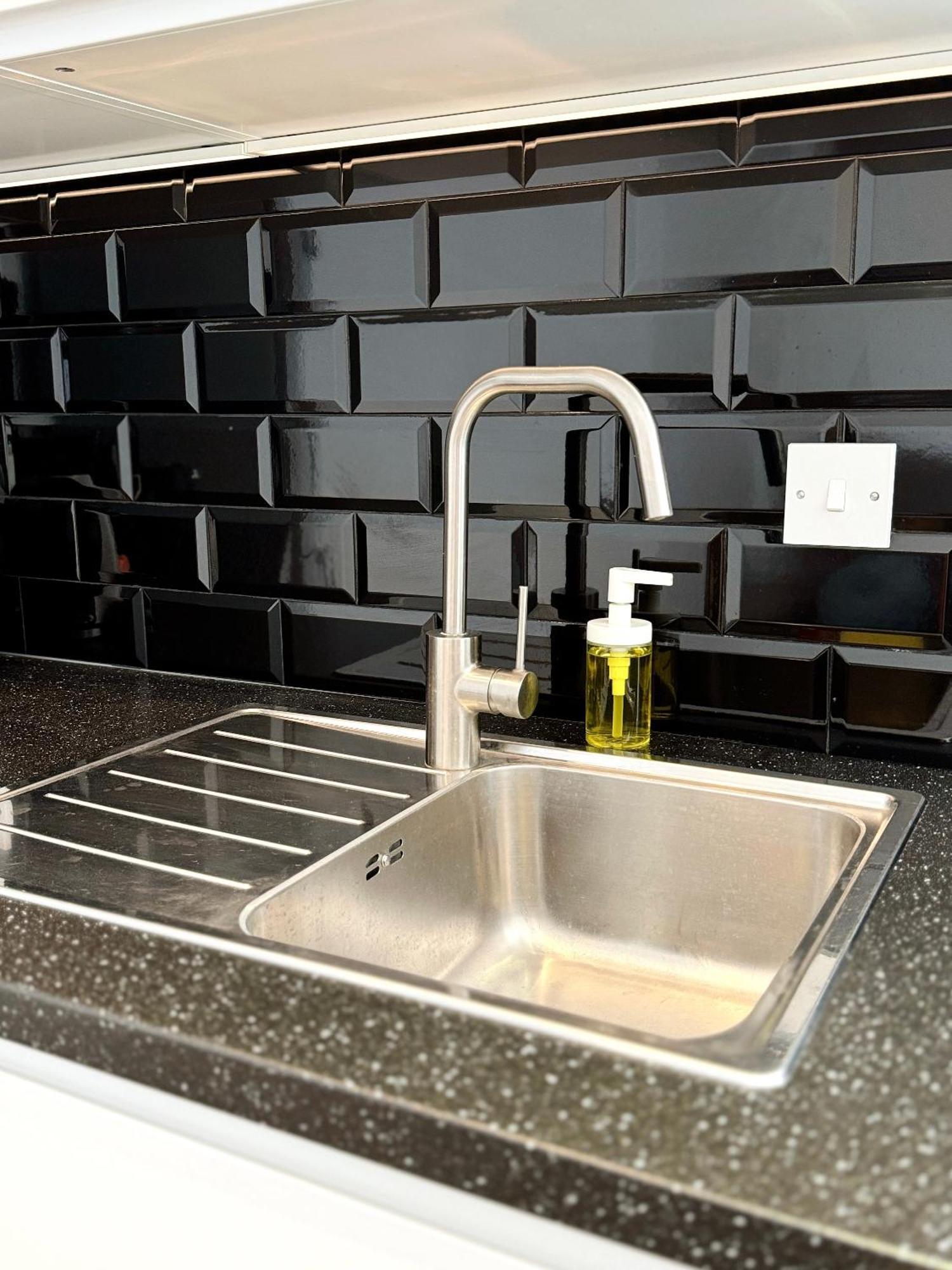 Modern City Centre Two Bedroom Windsor Apartment - Grand Central House Gibraltar Exterior foto