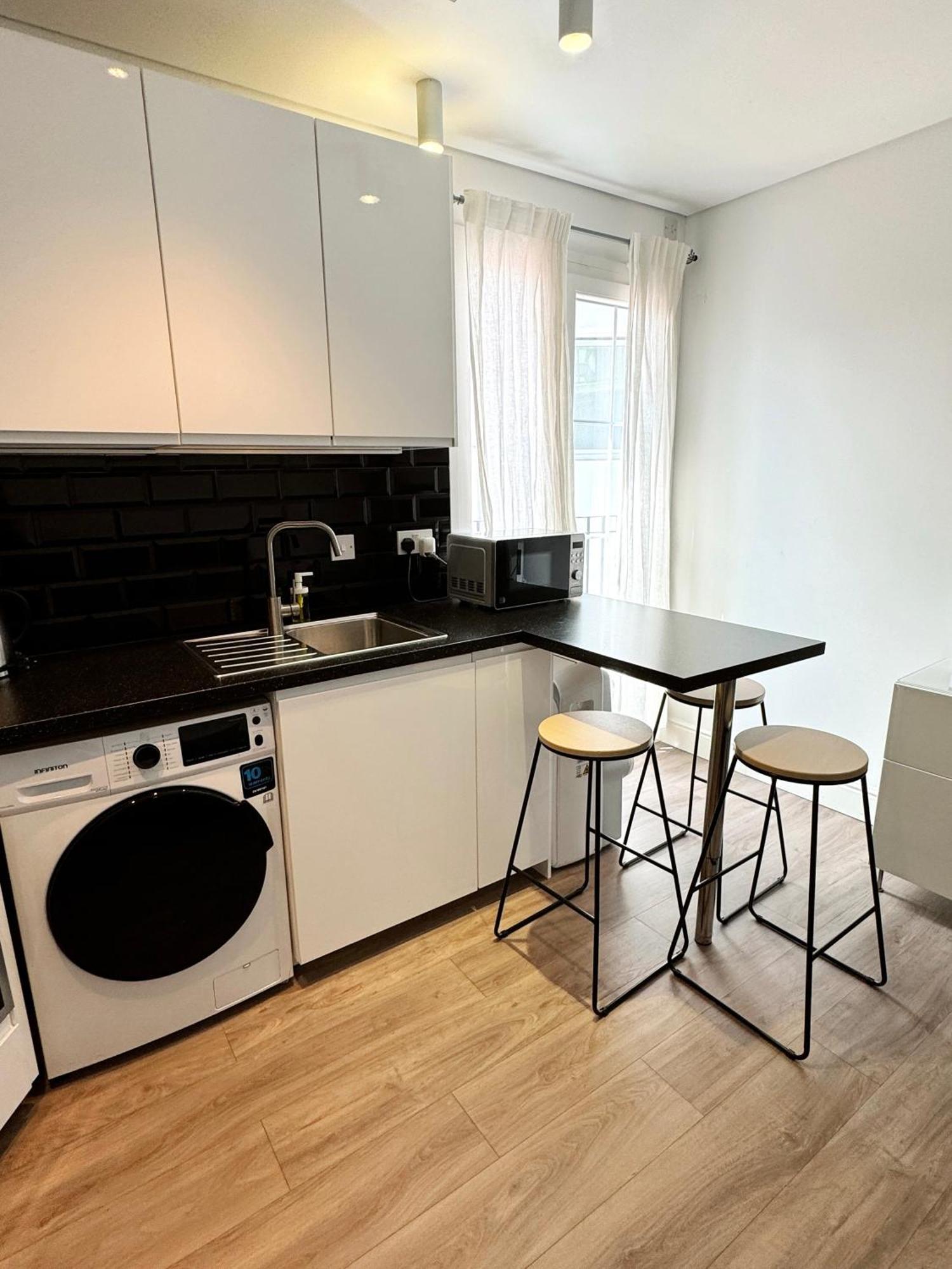 Modern City Centre Two Bedroom Windsor Apartment - Grand Central House Gibraltar Exterior foto