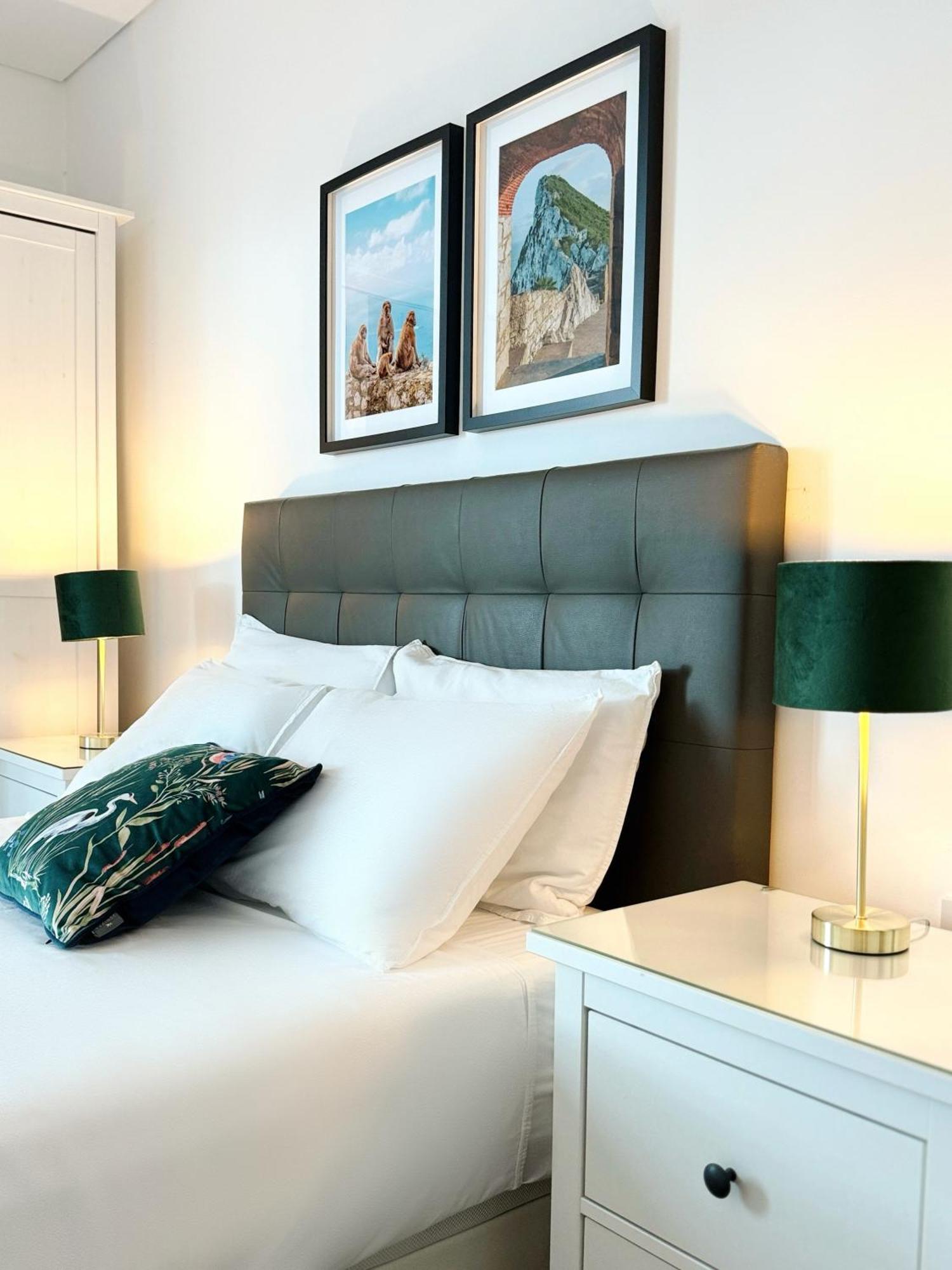 Modern City Centre Two Bedroom Windsor Apartment - Grand Central House Gibraltar Exterior foto