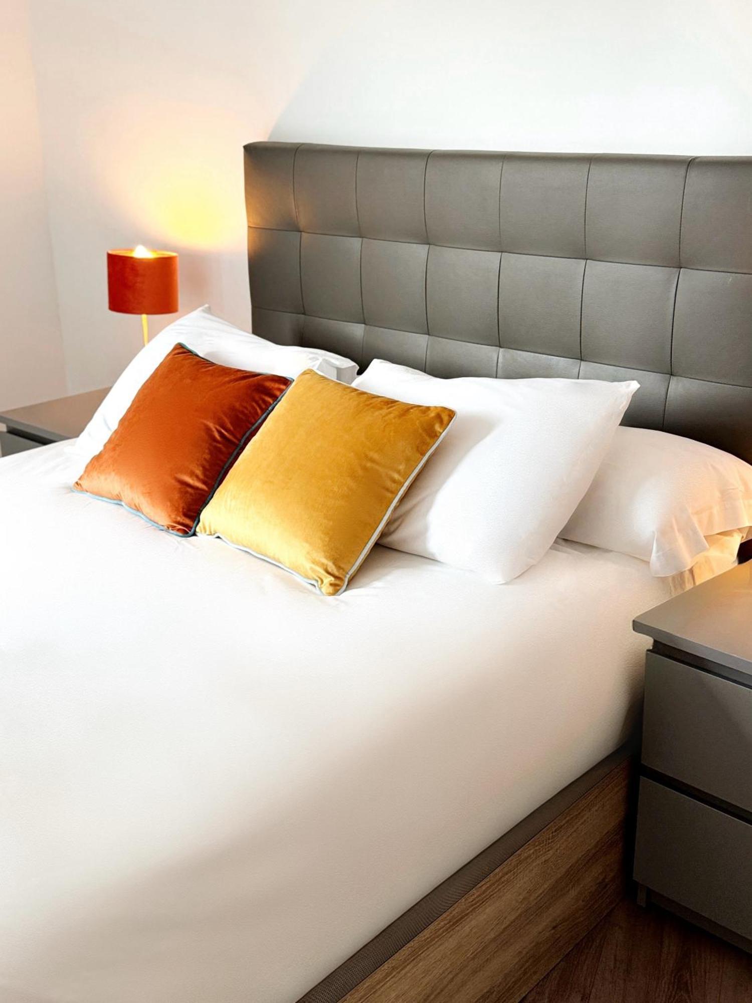 Modern City Centre Two Bedroom Windsor Apartment - Grand Central House Gibraltar Exterior foto