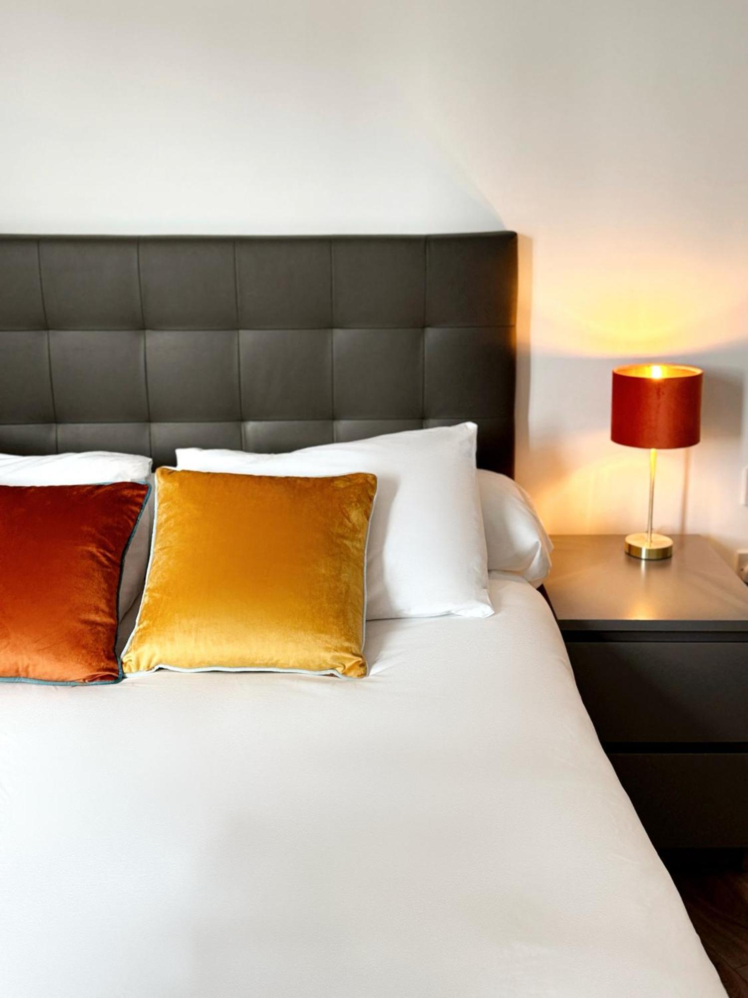 Modern City Centre Two Bedroom Windsor Apartment - Grand Central House Gibraltar Exterior foto