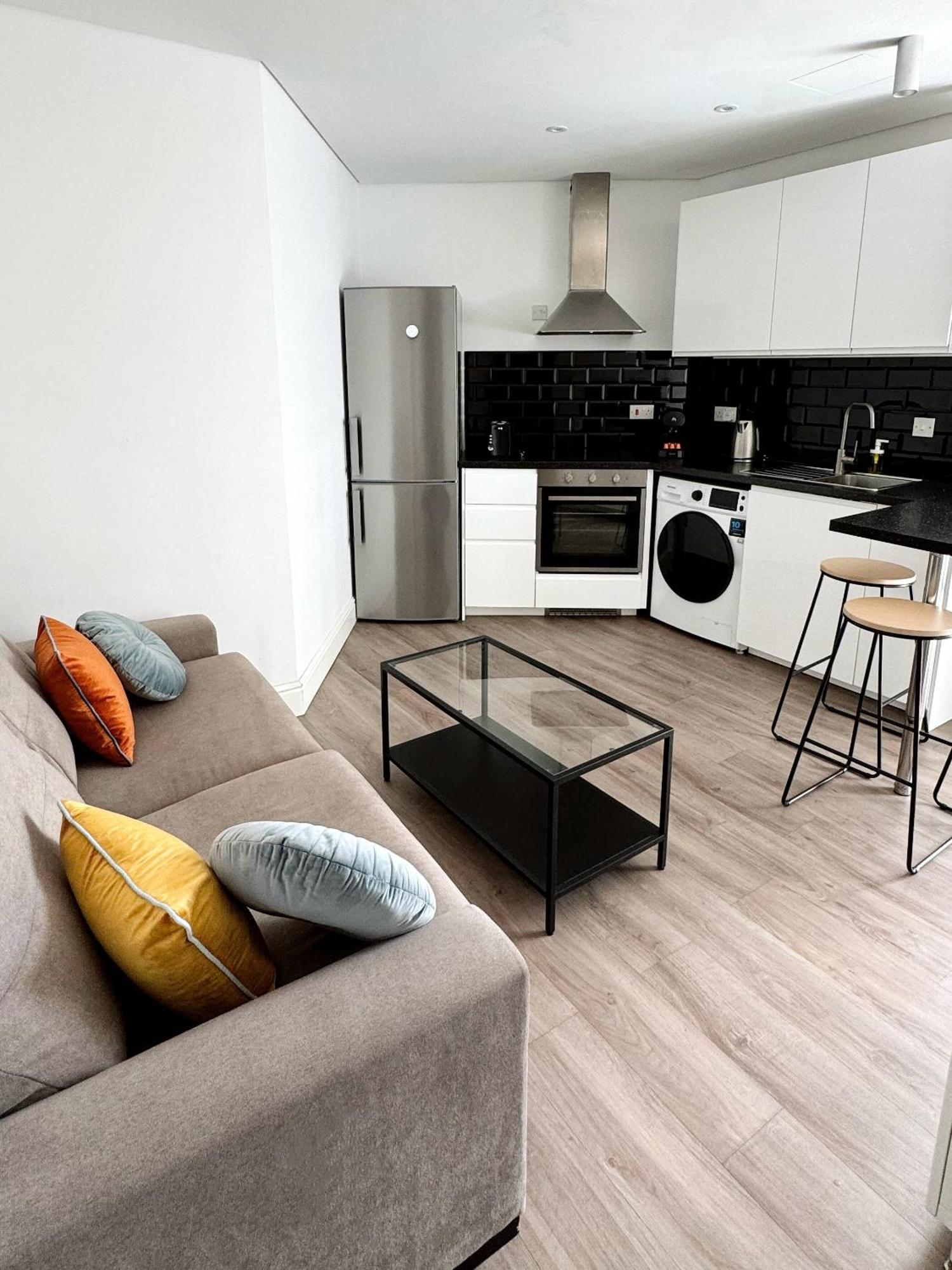 Modern City Centre Two Bedroom Windsor Apartment - Grand Central House Gibraltar Exterior foto
