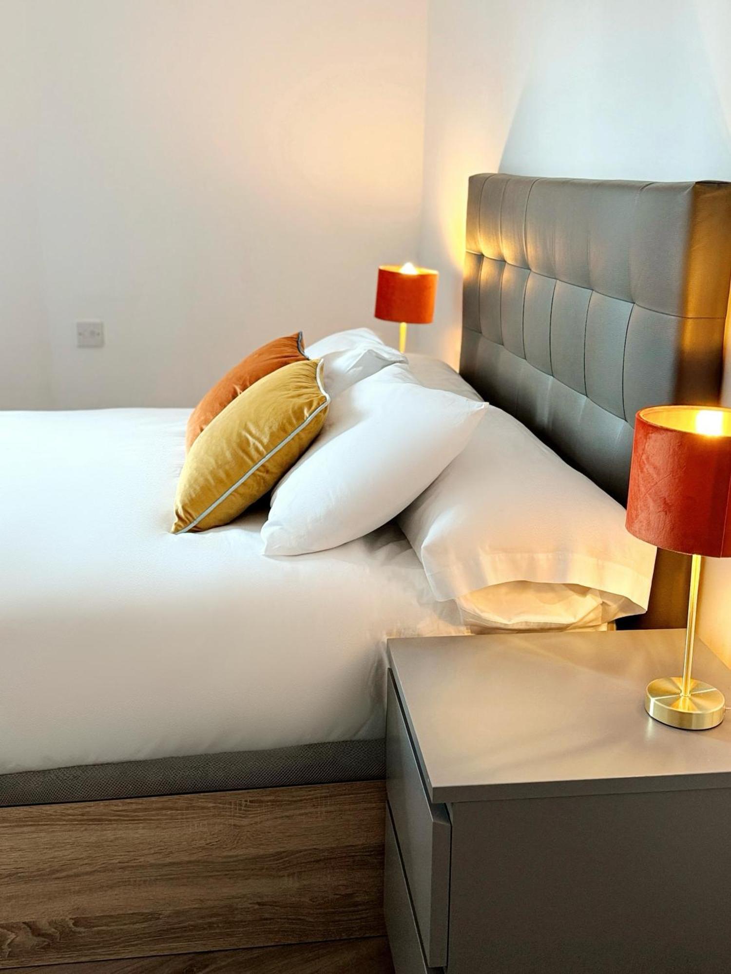 Modern City Centre Two Bedroom Windsor Apartment - Grand Central House Gibraltar Exterior foto