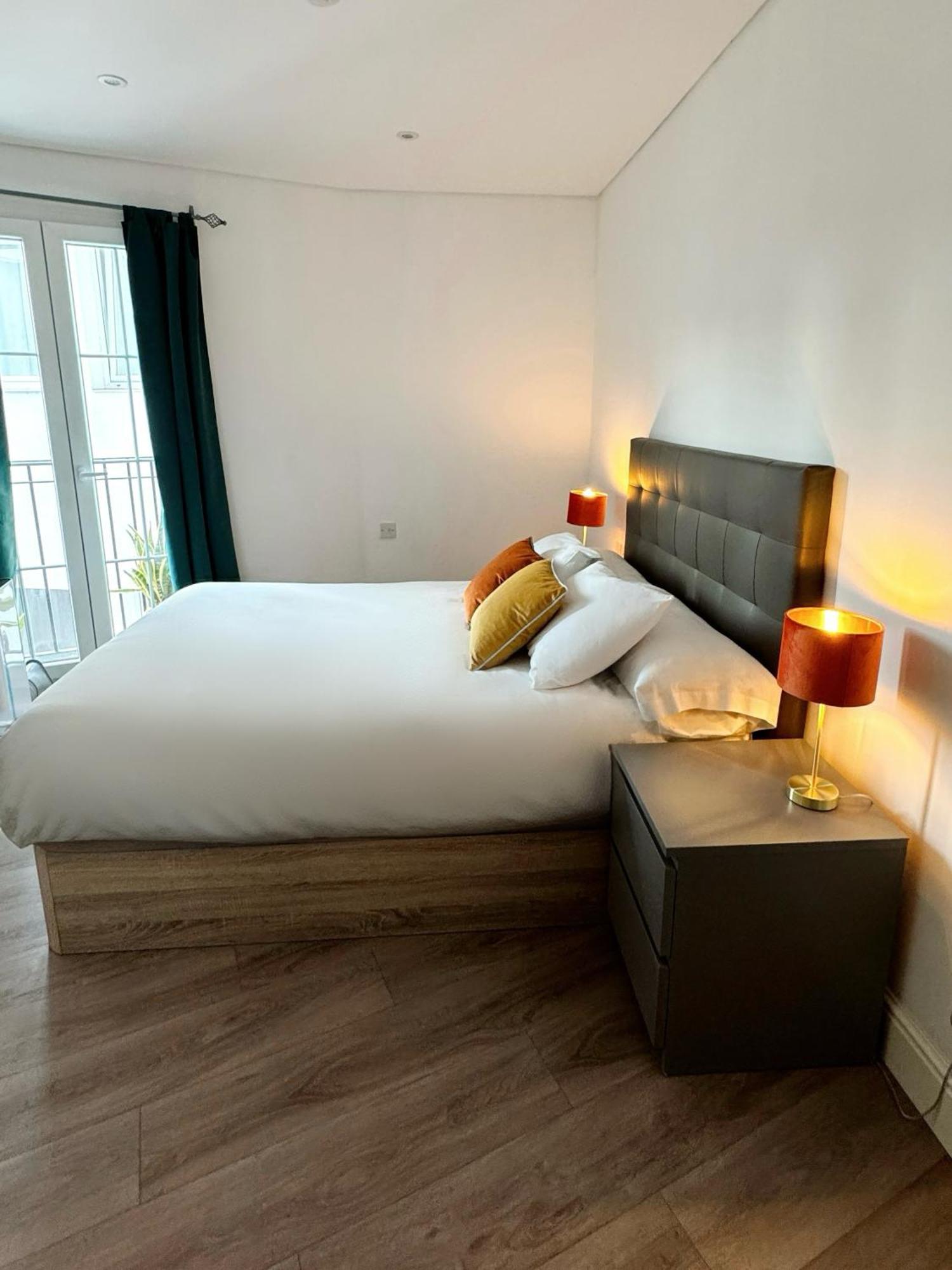 Modern City Centre Two Bedroom Windsor Apartment - Grand Central House Gibraltar Exterior foto