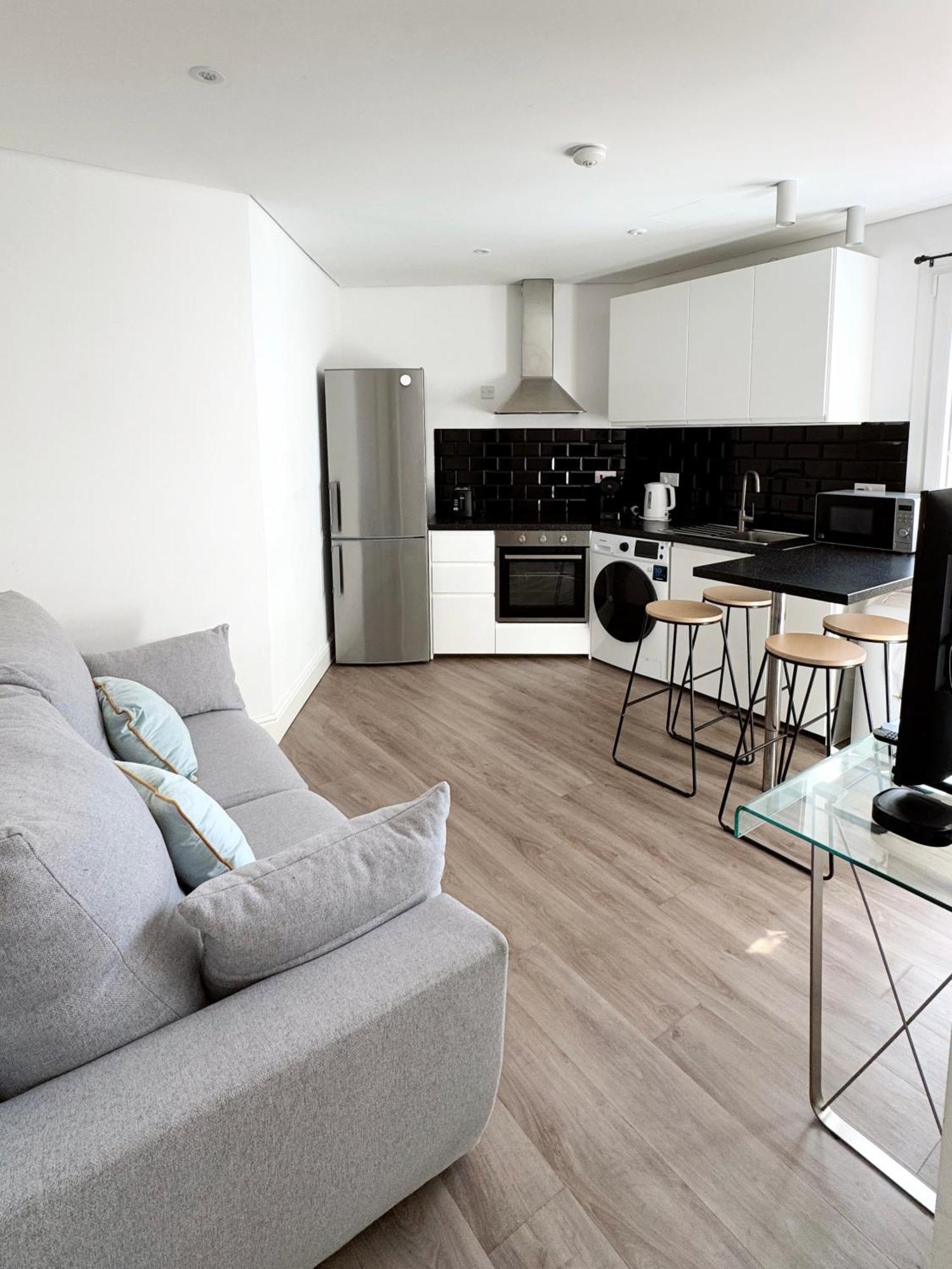 Modern City Centre Two Bedroom Windsor Apartment - Grand Central House Gibraltar Exterior foto