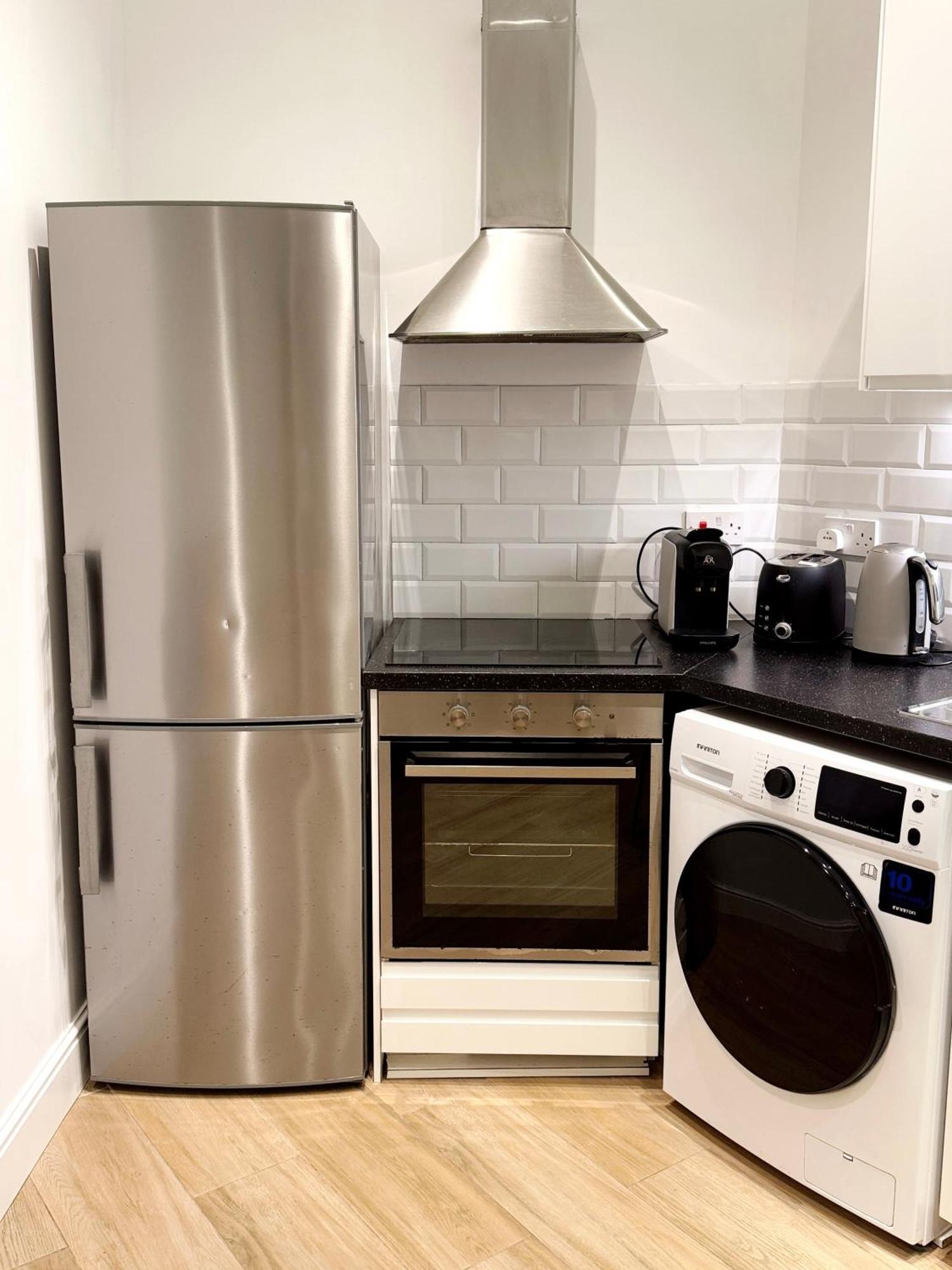 Modern City Centre Two Bedroom Windsor Apartment - Grand Central House Gibraltar Exterior foto
