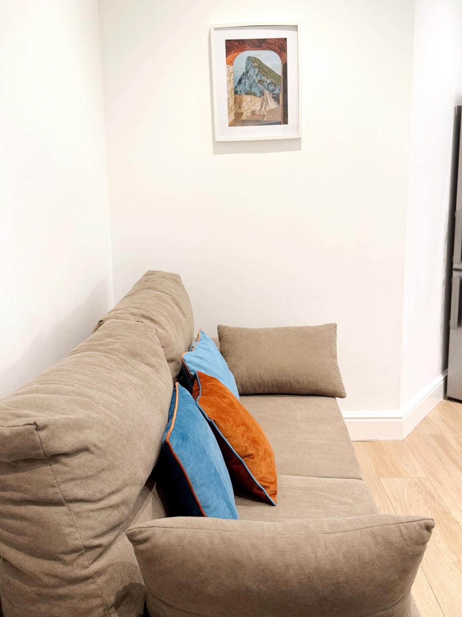 Modern City Centre Two Bedroom Windsor Apartment - Grand Central House Gibraltar Exterior foto